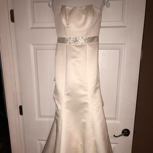 David’s bridal wedding dress
